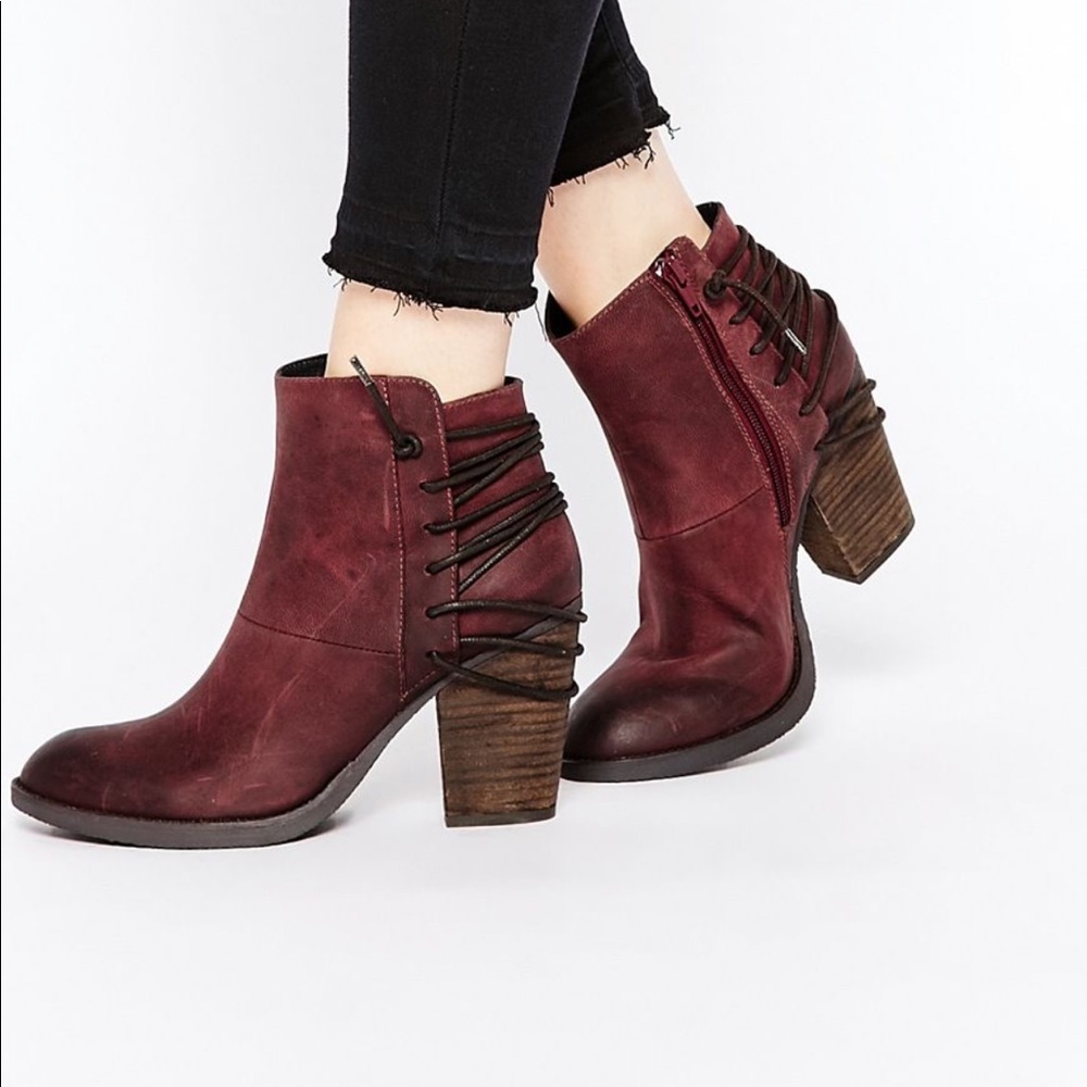 STEVE MADDEN WINE BOOTIES